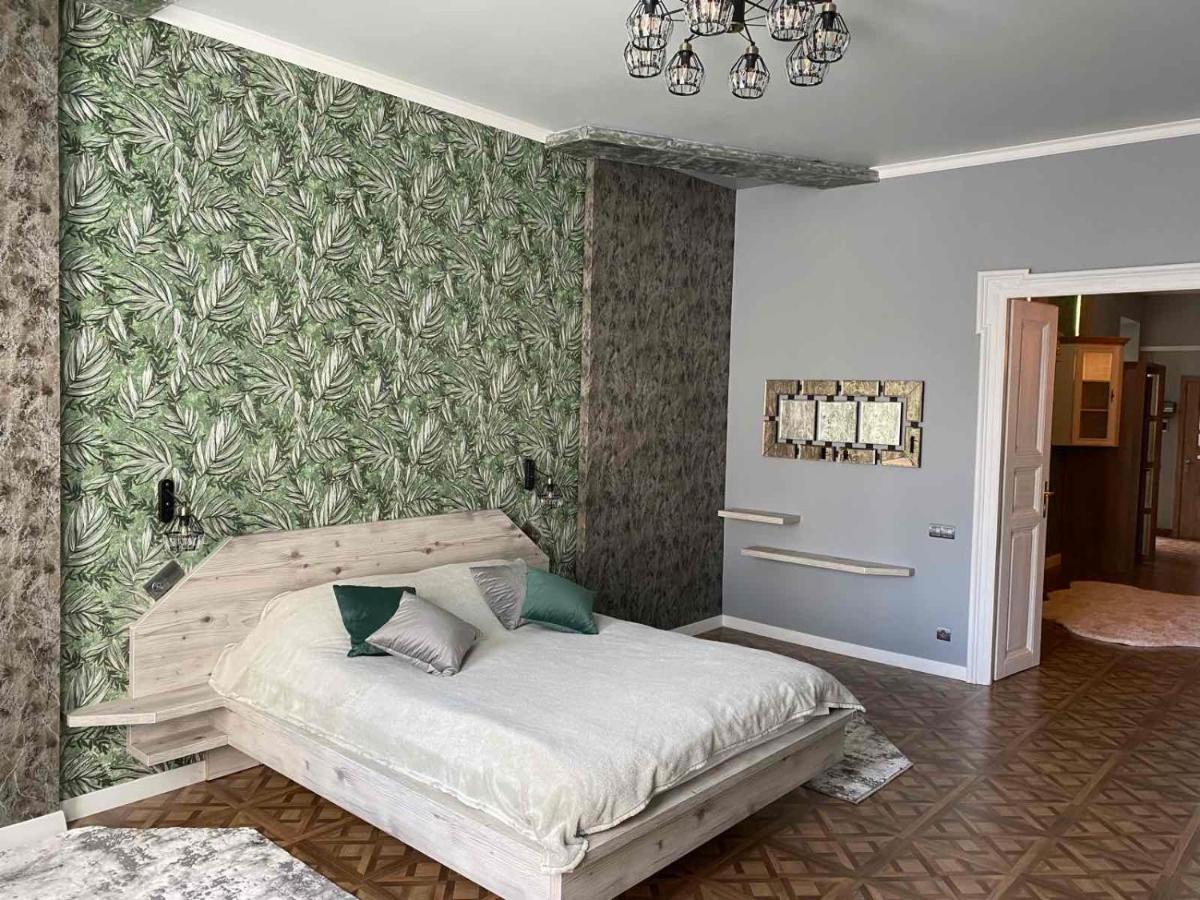 Apartment On Balabana Street Leopoli Esterno foto