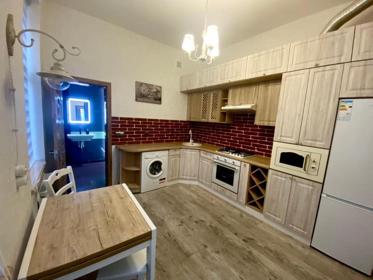 Apartment On Balabana Street Leopoli Esterno foto